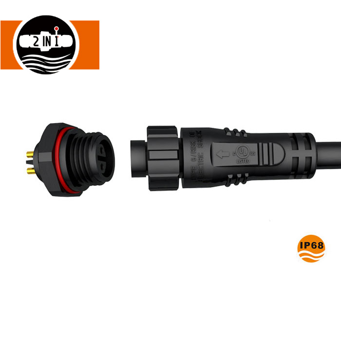 Apa kaluwihan saka Waterproof Panel Mount Konektor?